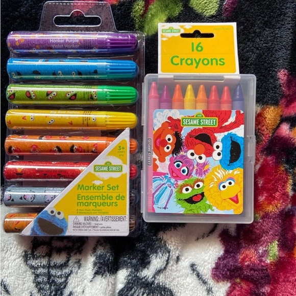 Sesame Street Elmo and Friends Coloring Bundle New - Picture 3 of 4